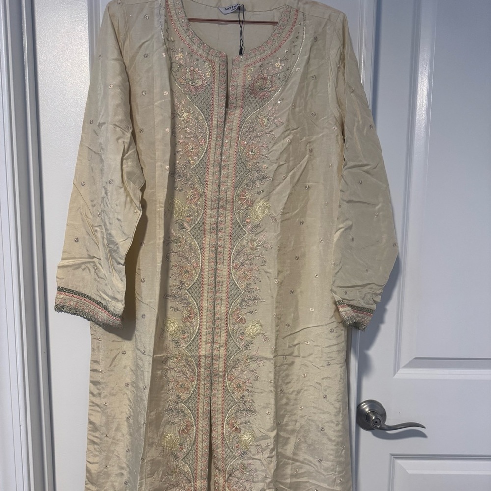 Elegant Cream Embroidered Kurta